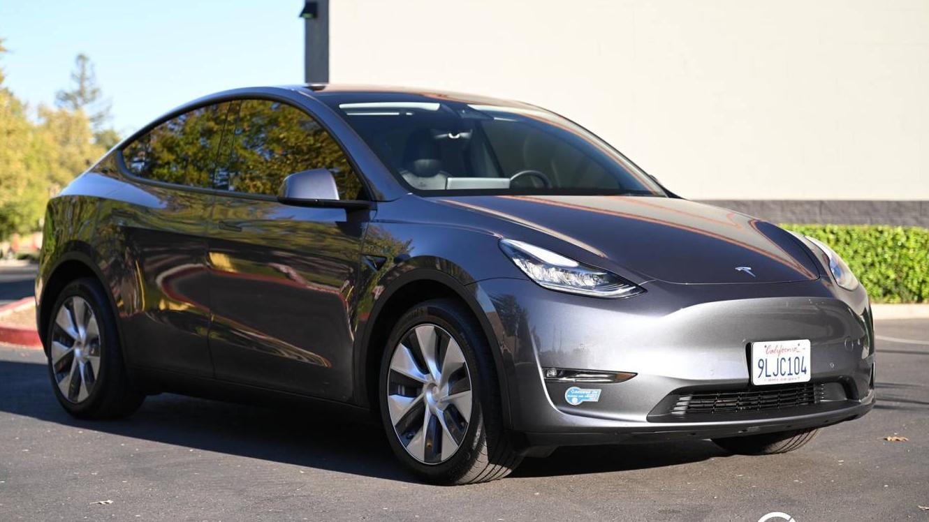 TESLA MODEL Y 2021 5YJYGDEEXMF124827 image